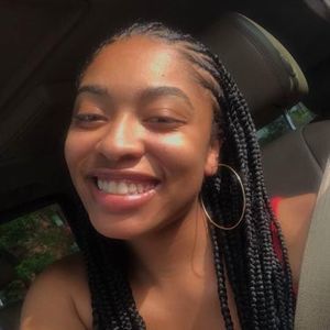 Meet your Posher, Nadia